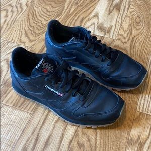 Classic Reebok Black Men’s size 7